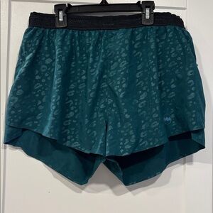 Janji Size XL Green Running Shorts Leopard Animal Print Exercise Jog Athletic